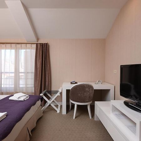Family Hotel Zane Pag Town Eksteriør billede
