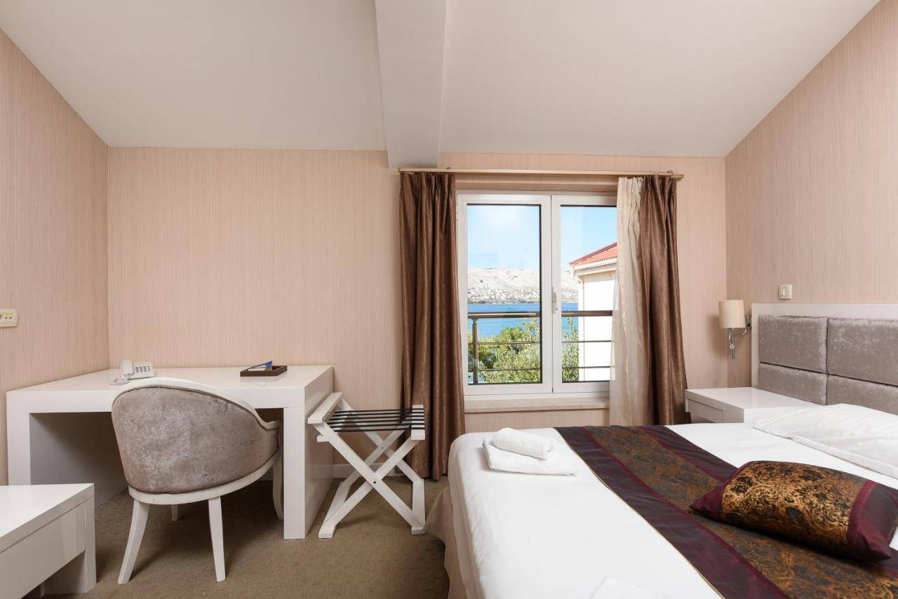 Family Hotel Zane Pag Town Eksteriør billede