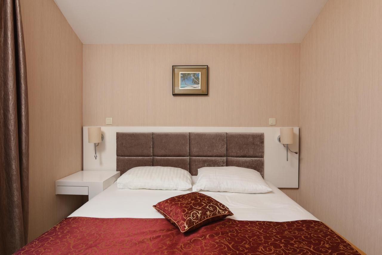 Family Hotel Zane Pag Town Eksteriør billede