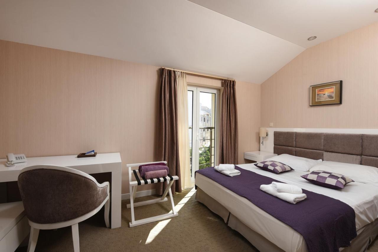 Family Hotel Zane Pag Town Eksteriør billede