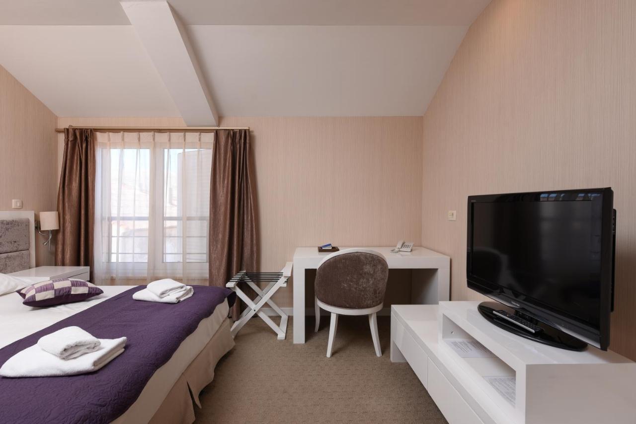 Family Hotel Zane Pag Town Eksteriør billede