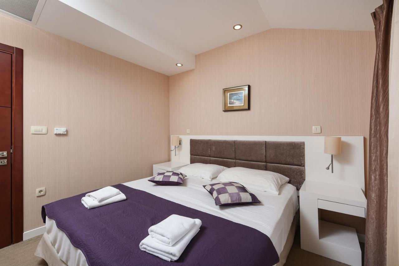 Family Hotel Zane Pag Town Eksteriør billede