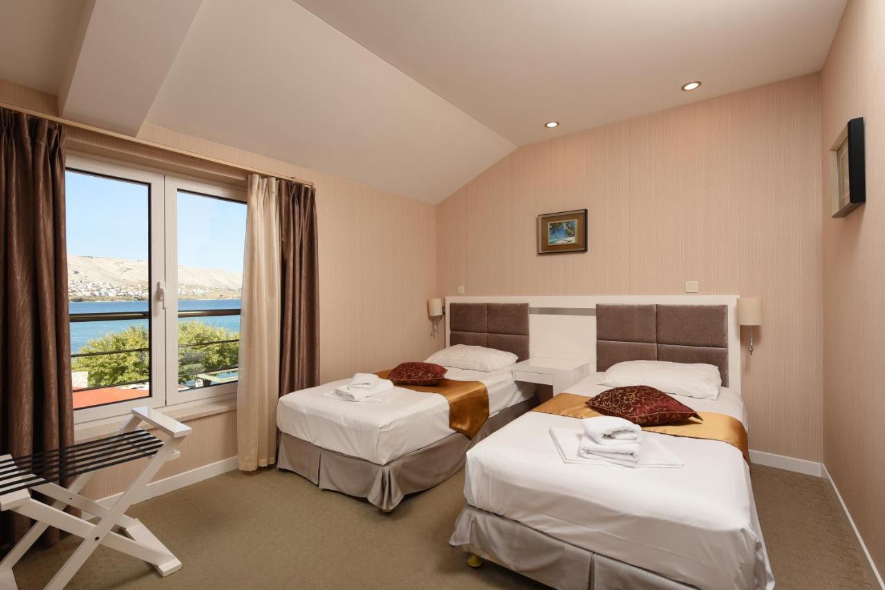 Family Hotel Zane Pag Town Eksteriør billede
