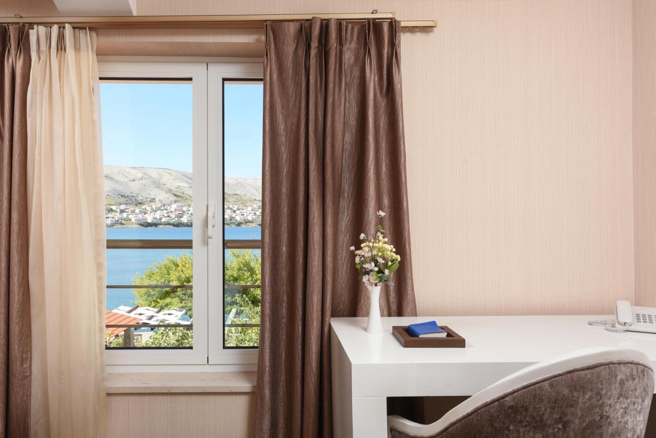 Family Hotel Zane Pag Town Eksteriør billede
