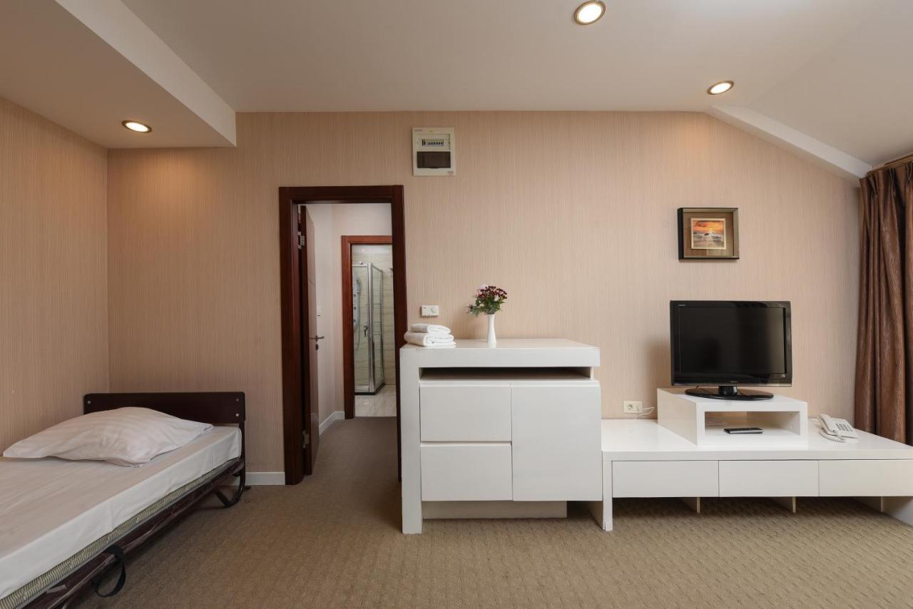 Family Hotel Zane Pag Town Eksteriør billede