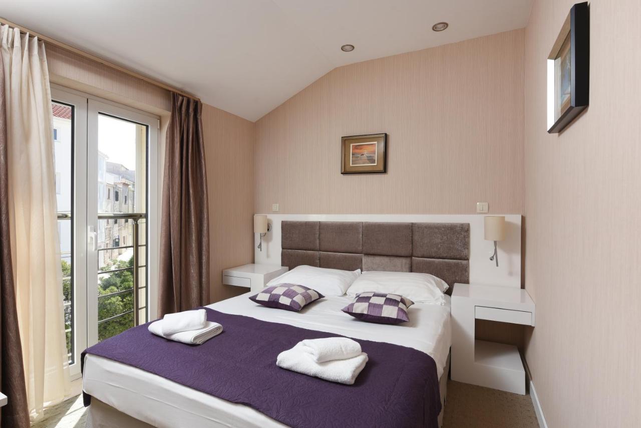 Family Hotel Zane Pag Town Eksteriør billede