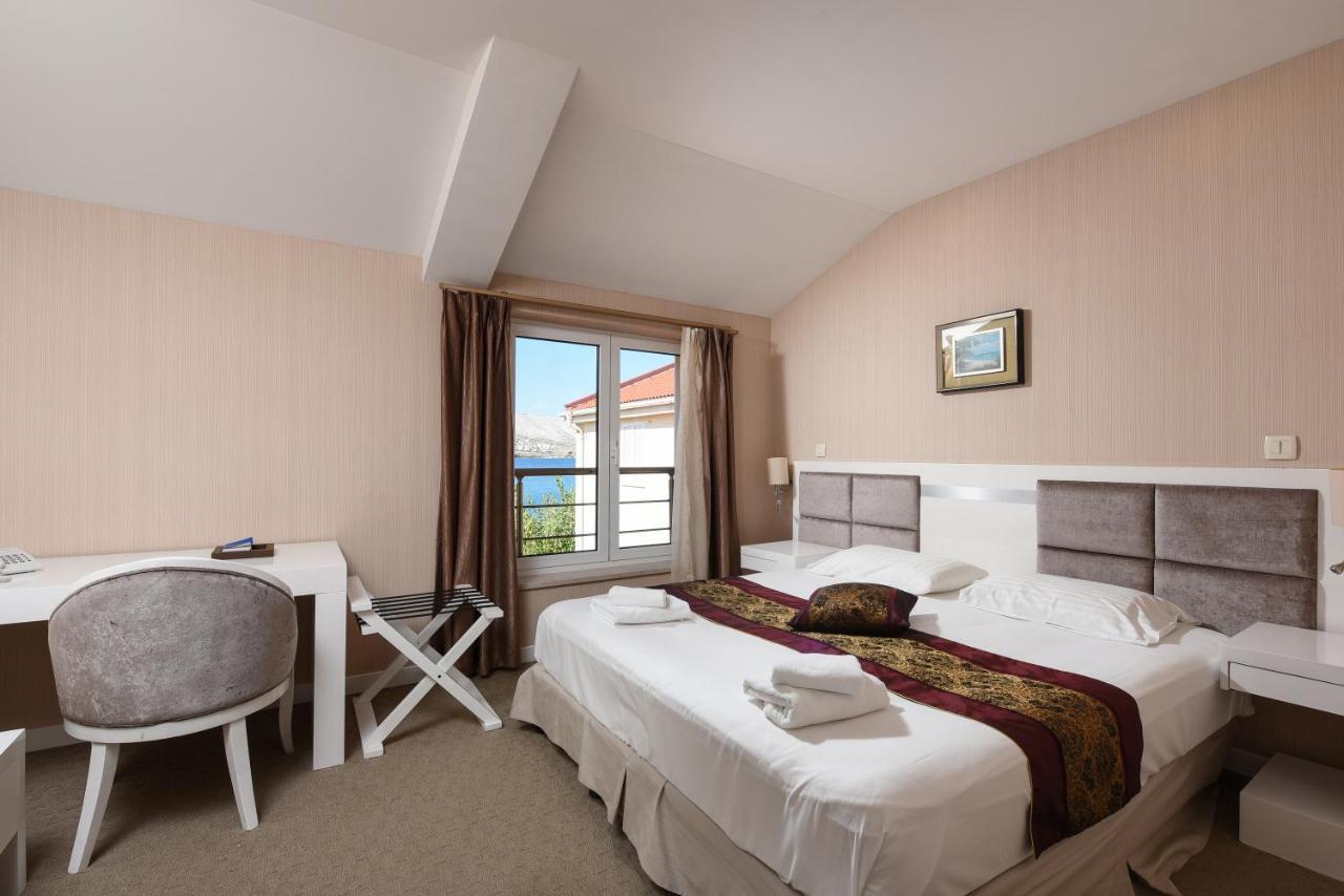 Family Hotel Zane Pag Town Eksteriør billede